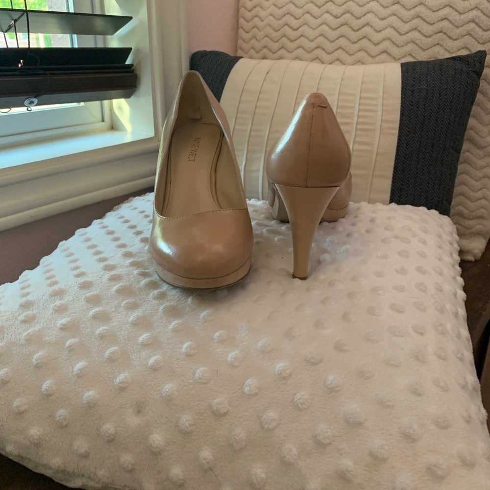 Nude Nine West Pumps-Size 7.5